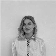 Etudiante, et élève en première année de BUT Techniques de commercialisation, j'adore l'anglais, et je souhaite donner des cours d'anglais à des élèves d'un niveau primaire, collège et lycée.